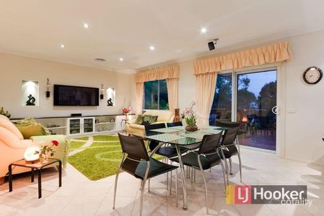 Property photo of 31 Natren Court Harkaway VIC 3806