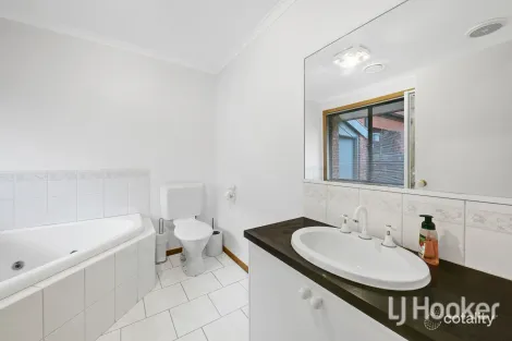 Property photo of 32 Robertsons Road Darley VIC 3340