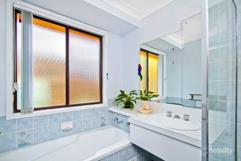 Property photo of 29 Northwind Avenue Point Clare NSW 2250