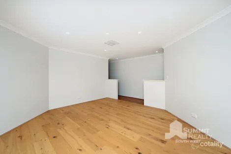 Property photo of 3 Millbridge Boulevard Millbridge WA 6232