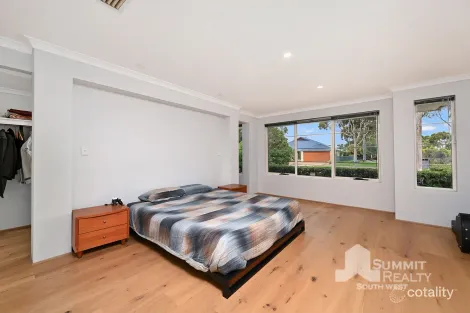 Property photo of 3 Millbridge Boulevard Millbridge WA 6232