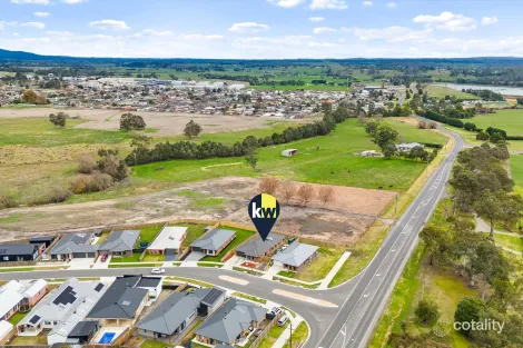 Property photo of 4 Ironbark Street Newborough VIC 3825