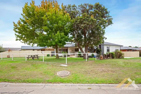 3 Maude St, Lucknow, VIC 3875