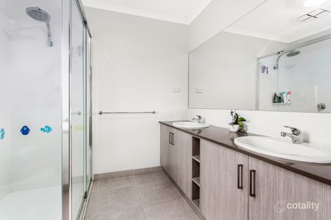 Property photo of 15 Mountford Rise Pakenham VIC 3810