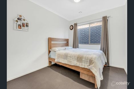 Property photo of 24 Creekbridge Street Craigieburn VIC 3064