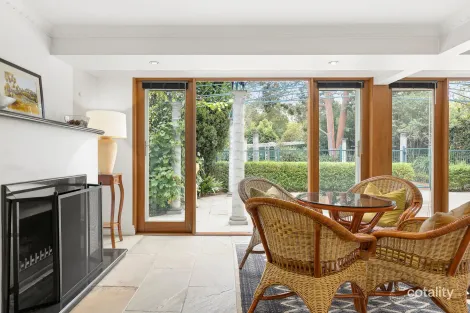 Property photo of 141 The Boulevard Ivanhoe East VIC 3079