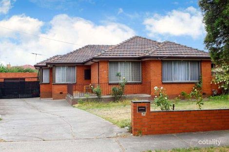 7 Churchill Ave, Reservoir, VIC 3073