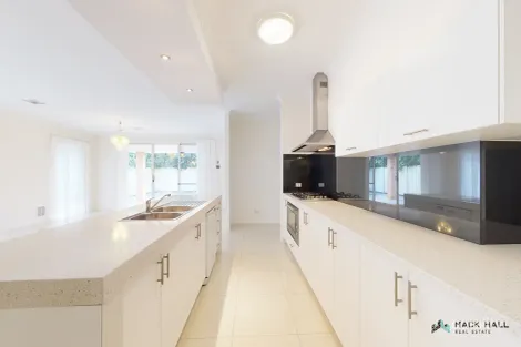 30 Bayonne Cnr, Piara Waters, WA 6112