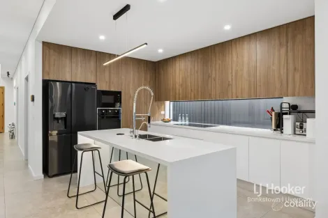 Property photo of 19 Stretham Avenue Picnic Point NSW 2213