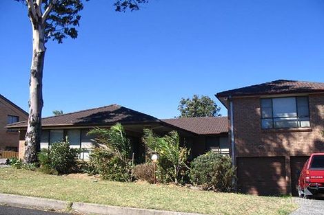 7 Gray Ave, Mount Warrigal, NSW 2528