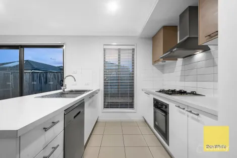 Property photo of 5 Tramway Street Point Cook VIC 3030