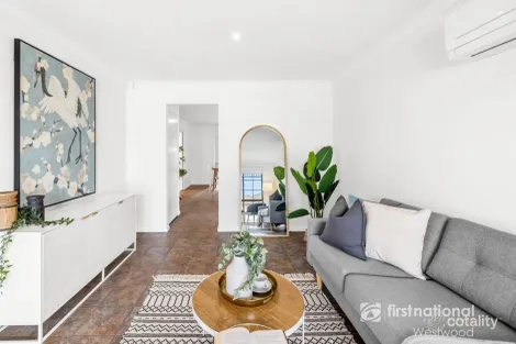 Property photo of 17 Kasem Drive Werribee VIC 3030