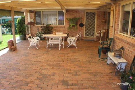 Property photo of 2 Murrumbidgee Crescent Bateau Bay NSW 2261