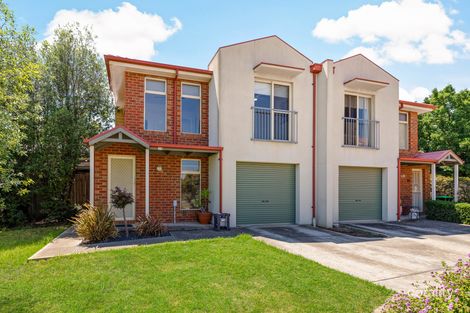 16/167-173 Oshanassy St, Sunbury, VIC 3429