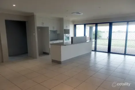 Property photo of 23 Mayfair Drive Emerald QLD 4720