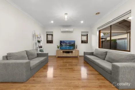 Property photo of 117 Selandra Boulevard Clyde North VIC 3978