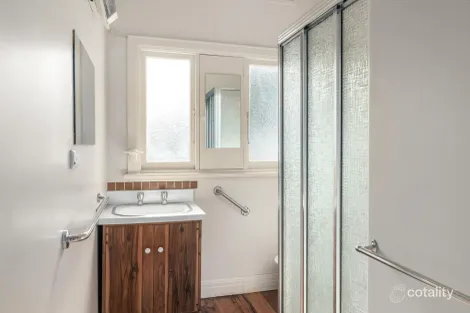 Property photo of 3 Claronga Street Bentleigh East VIC 3165