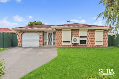 Property photo of 10 Armitage Drive Glendenning NSW 2761