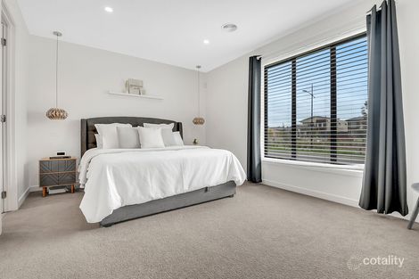Property photo of 8 Picardy Way Wollert VIC 3750