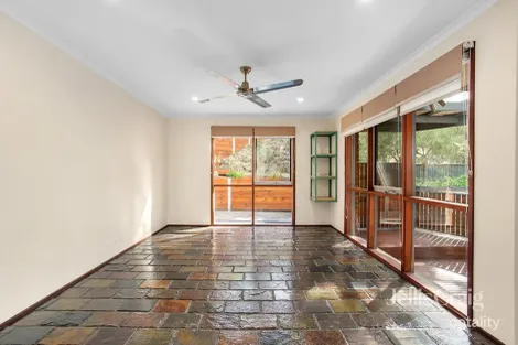 Property photo of 3 Doodson Court Eltham VIC 3095