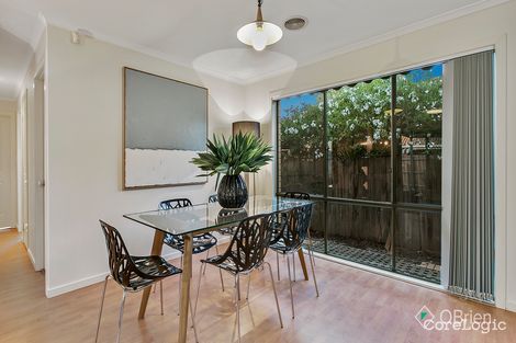 Property photo of 30 Sharpe Court Berwick VIC 3806