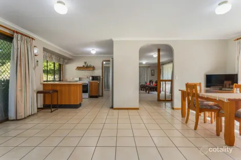 Property photo of 56 Fifth Avenue Barellan Point QLD 4306