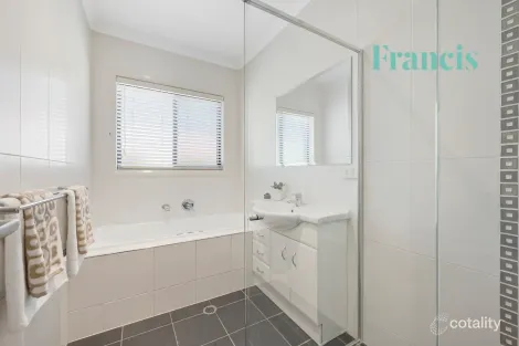 Property photo of 21 Bondfield Street Gungahlin ACT 2912