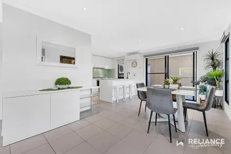 Property photo of 30 Napoli Circuit Greenvale VIC 3059