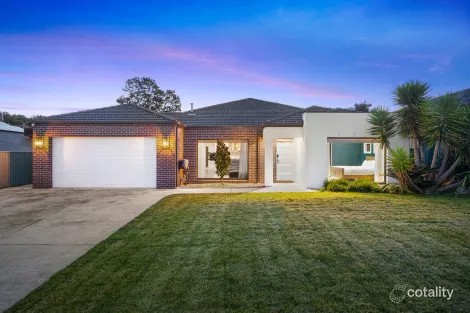 8 Pettett Cl, Miners Rest, VIC 3352