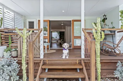 Property photo of 15 Goss Avenue Labrador QLD 4215