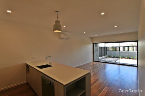 Property photo of 24 Sharp Circuit Mill Park VIC 3082