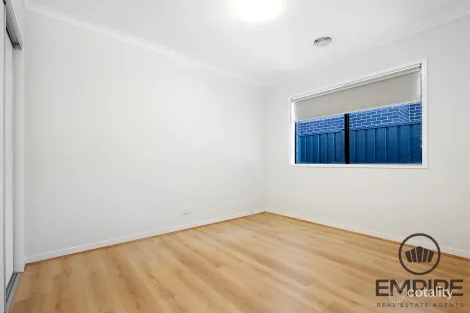 Property photo of 16 Applejack Boulevard Clyde VIC 3978