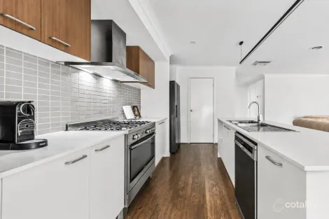 Property photo of 21 Lunar Street Mount Duneed VIC 3217