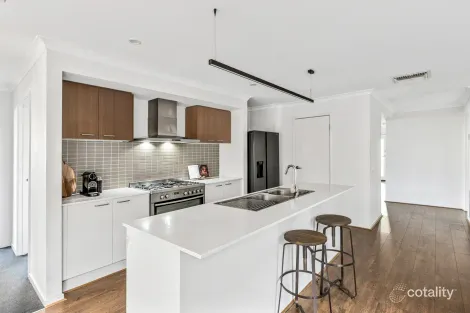 Property photo of 21 Lunar Street Mount Duneed VIC 3217