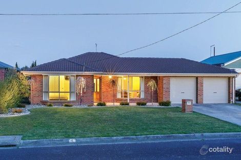 Property photo of 4 Cornwall Street Wendouree VIC 3355