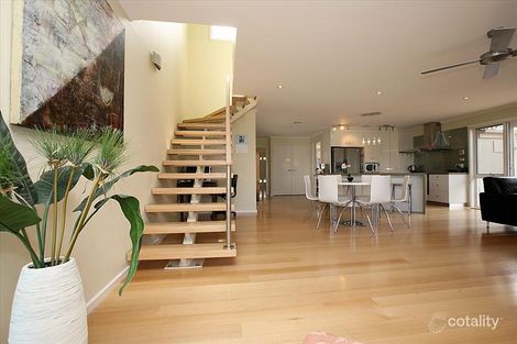 Property photo of 37 Dash Crescent Fadden ACT 2904