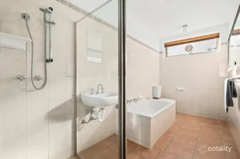 Property photo of 2/8 Ormond Road Ormond VIC 3204