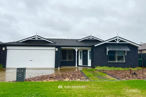 Property photo of 12 Montdami Way Carrum Downs VIC 3201