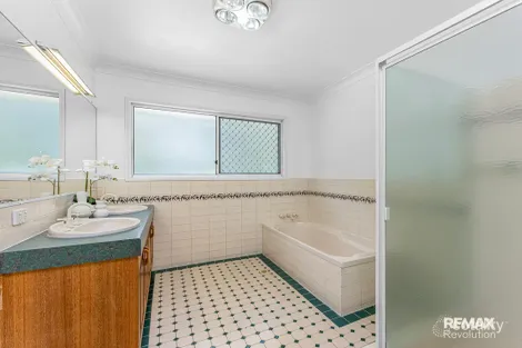 Property photo of 38 Mansfield Place Mansfield QLD 4122