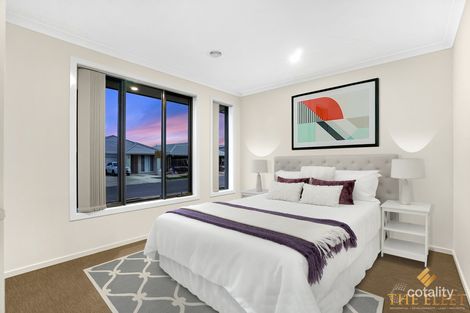 Property photo of 8 Stevo Way Fraser Rise VIC 3336