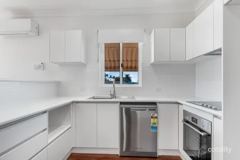 Property photo of 5 Sproxton Way Embleton WA 6062