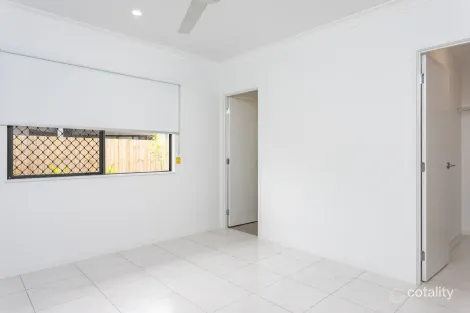 Property photo of 19 Charleston Way Smithfield QLD 4878