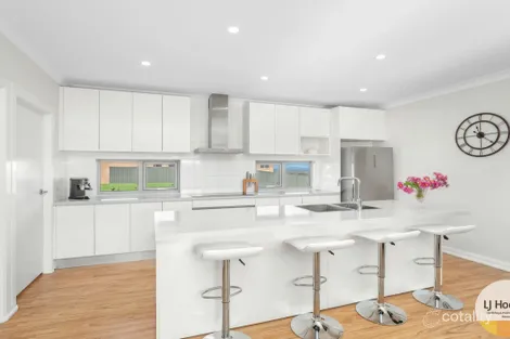 Property photo of 2 Lake View Way Tallwoods Village NSW 2430