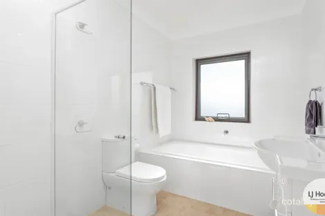 Property photo of 2 Lake View Way Tallwoods Village NSW 2430
