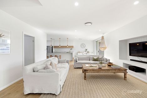 Property photo of 69 Clear Island Road Broadbeach Waters QLD 4218