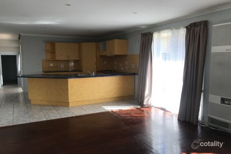 Property photo of 28 Willow Grove Wendouree VIC 3355
