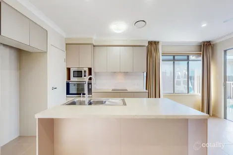 Property photo of 28 Emperor Boulevard Burdell QLD 4818