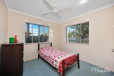 Property photo of 20 Mackay Drive Kawungan QLD 4655