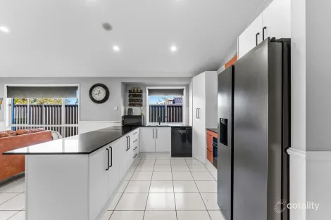 Property photo of 3 Freesia Court Ormeau QLD 4208