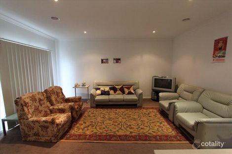 Property photo of 21 Bateman Close Derrimut VIC 3026